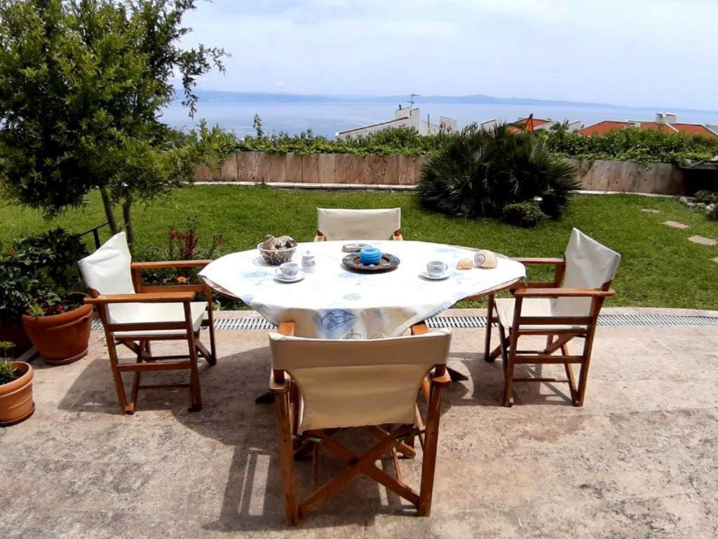 Olia Sea View Shared Pool Villa, Néa Fókaia Esterno foto