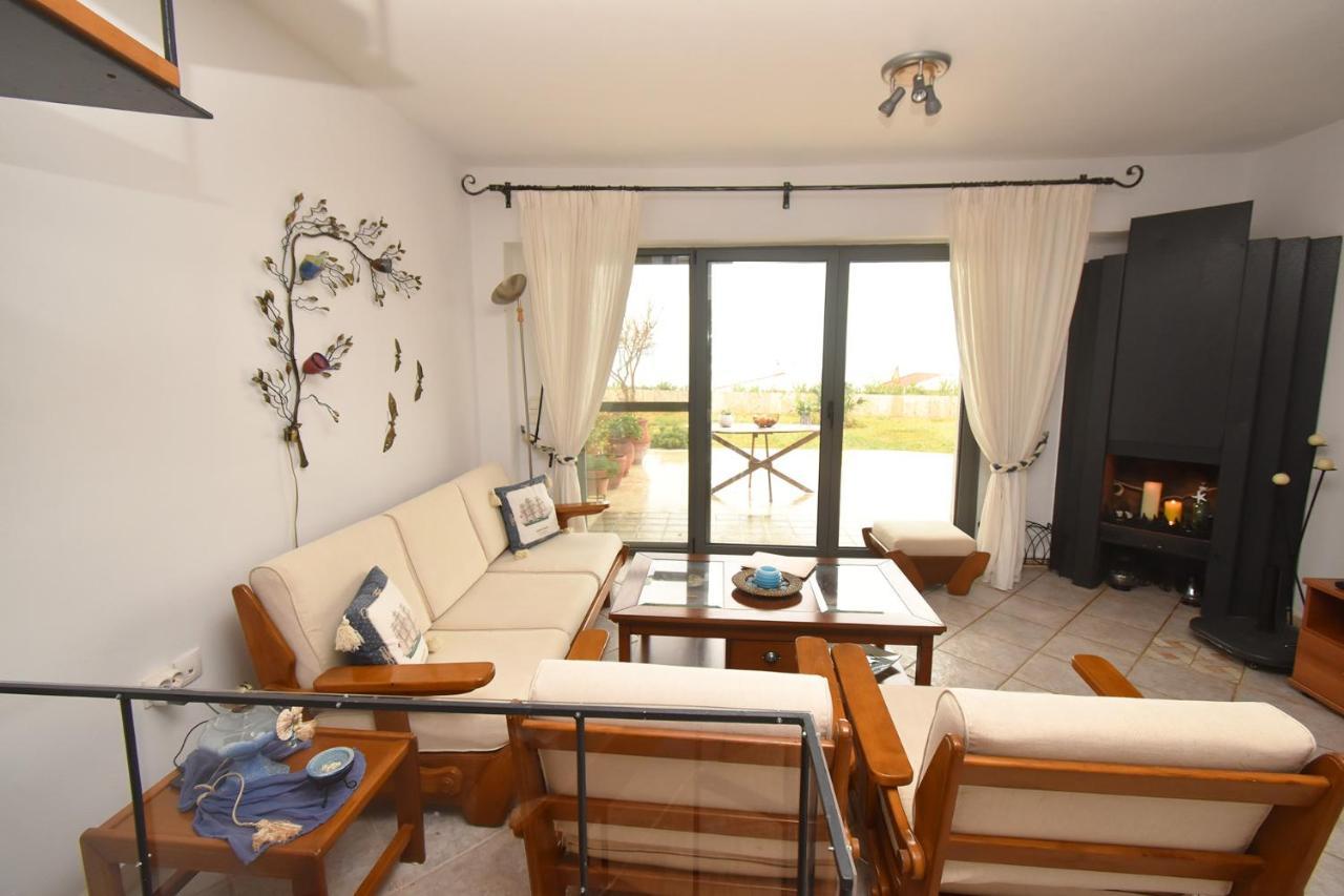 Olia Sea View Shared Pool Villa, Néa Fókaia Esterno foto