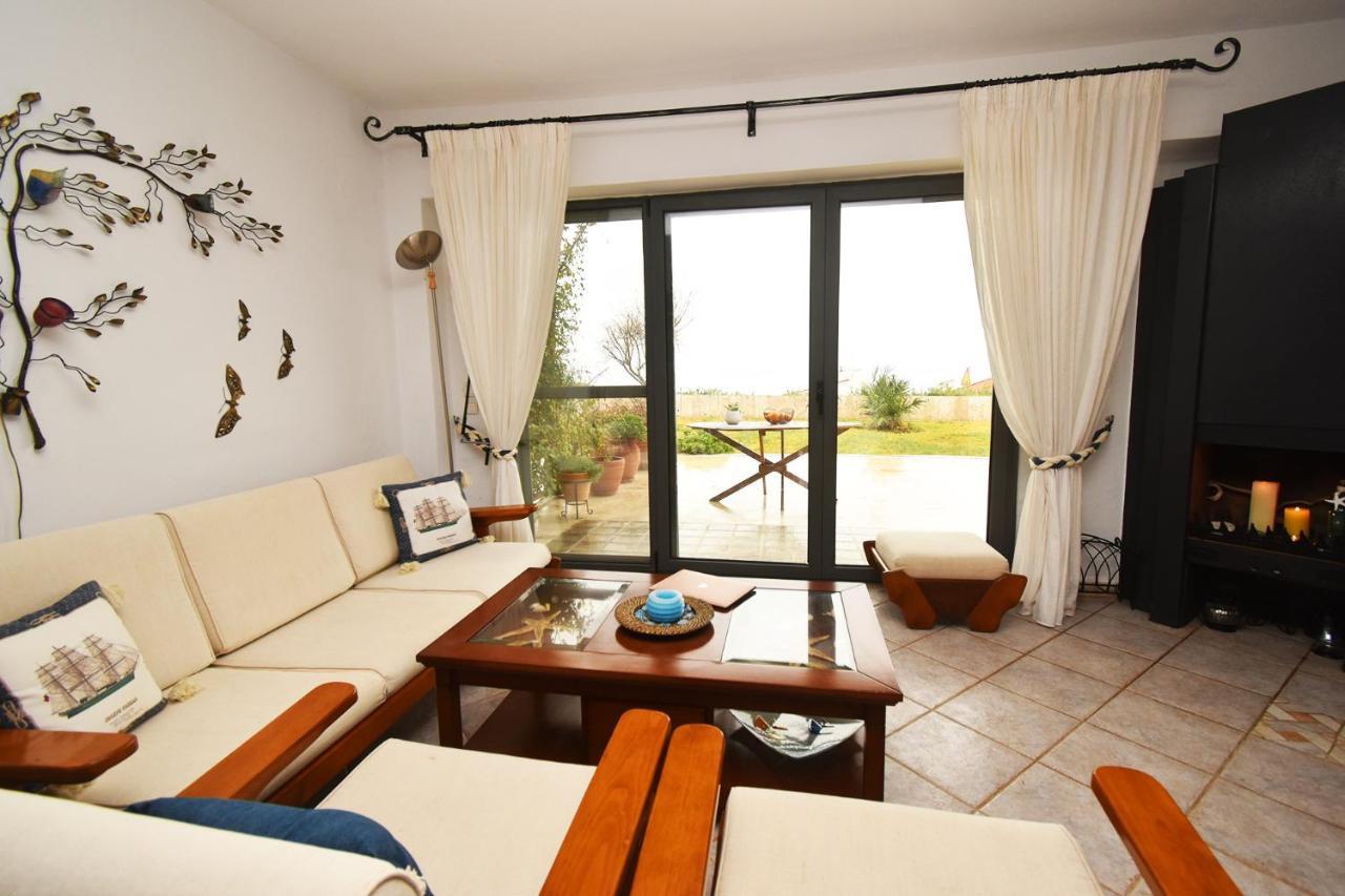Olia Sea View Shared Pool Villa, Néa Fókaia Esterno foto