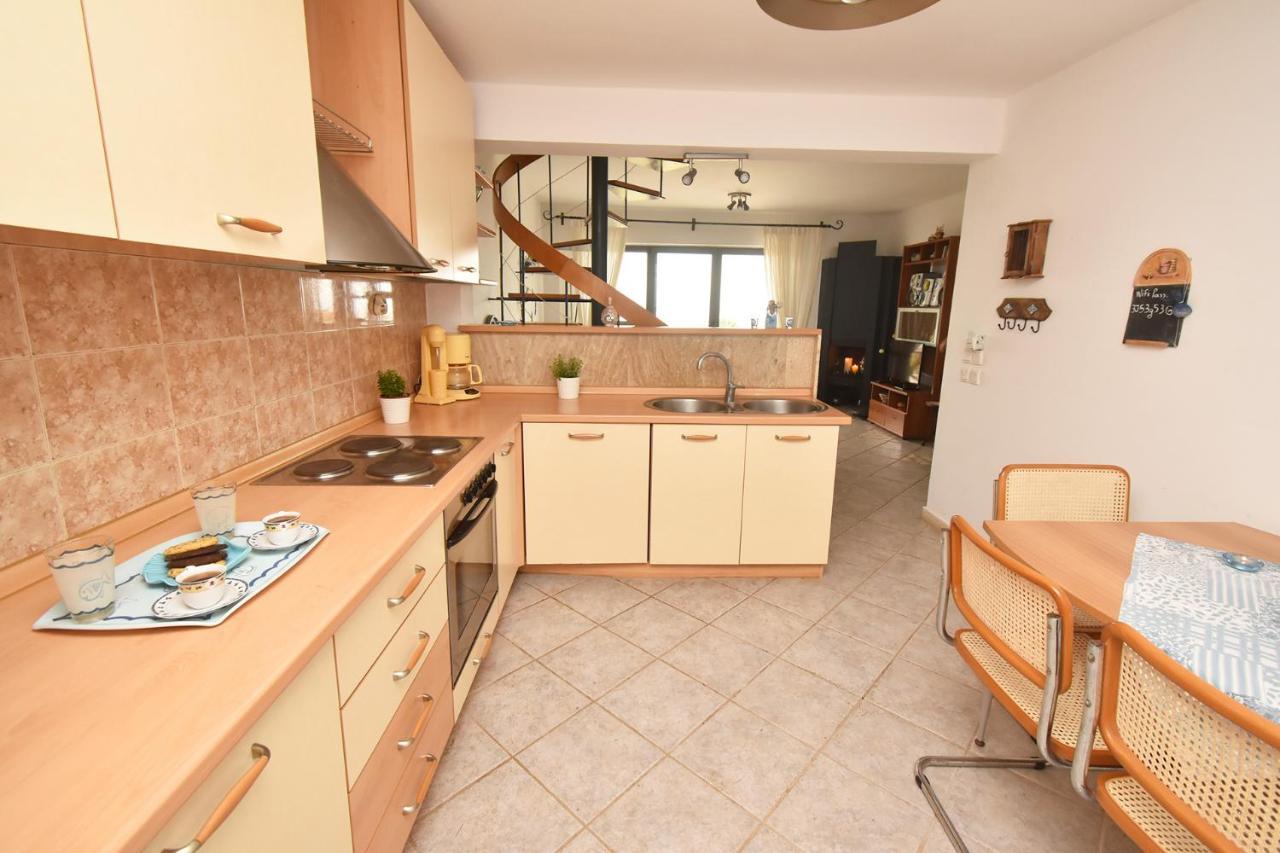 Olia Sea View Shared Pool Villa, Néa Fókaia Esterno foto