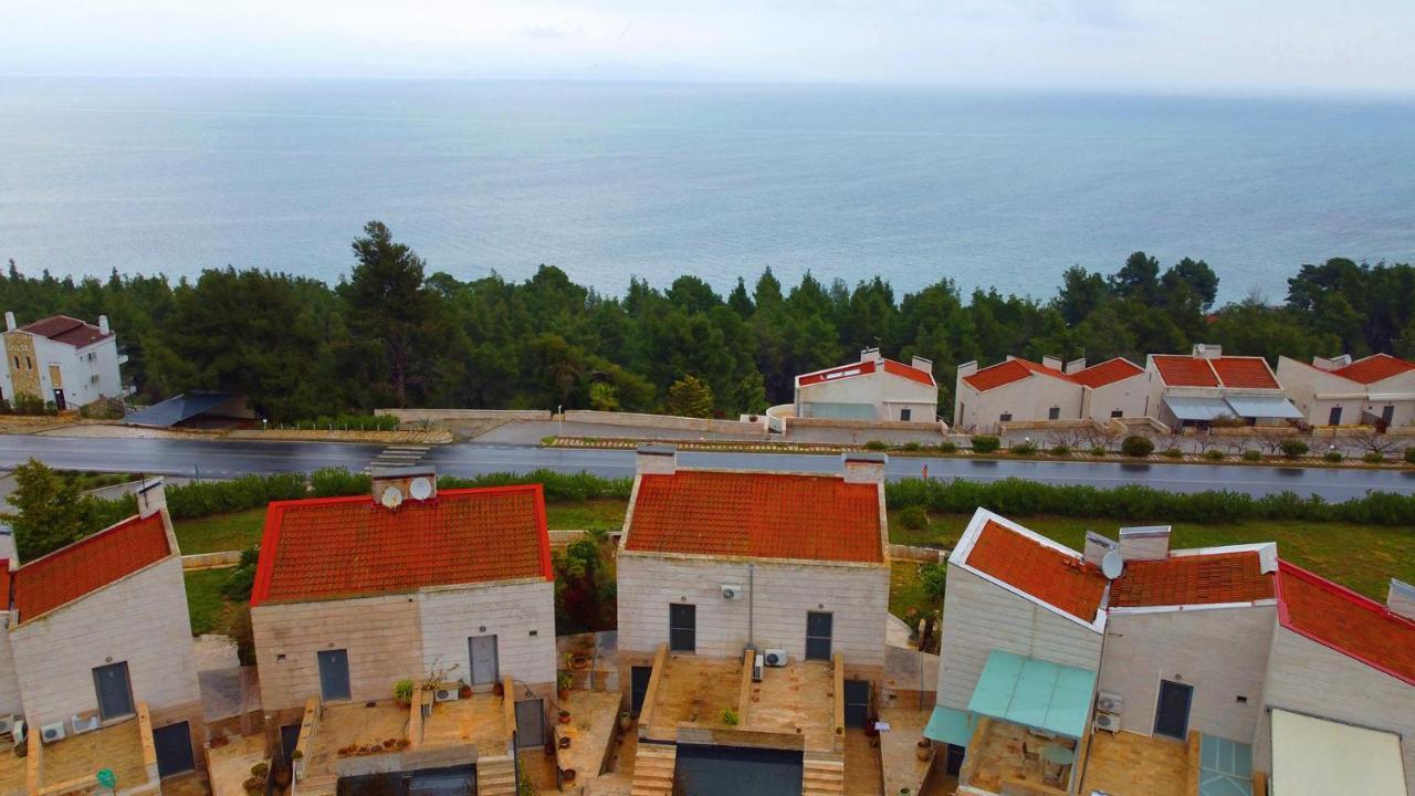 Olia Sea View Shared Pool Villa, Néa Fókaia Esterno foto